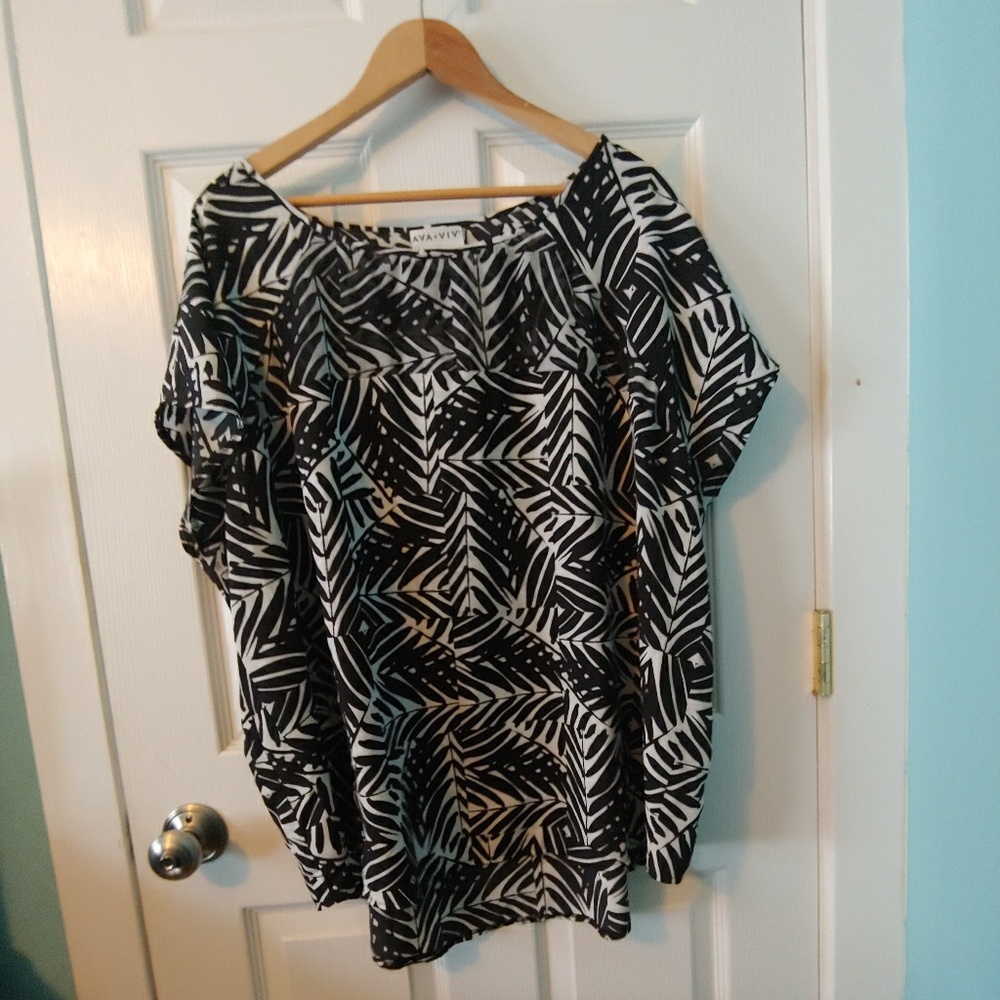 Ava and Viv Short Sleeve Blouse